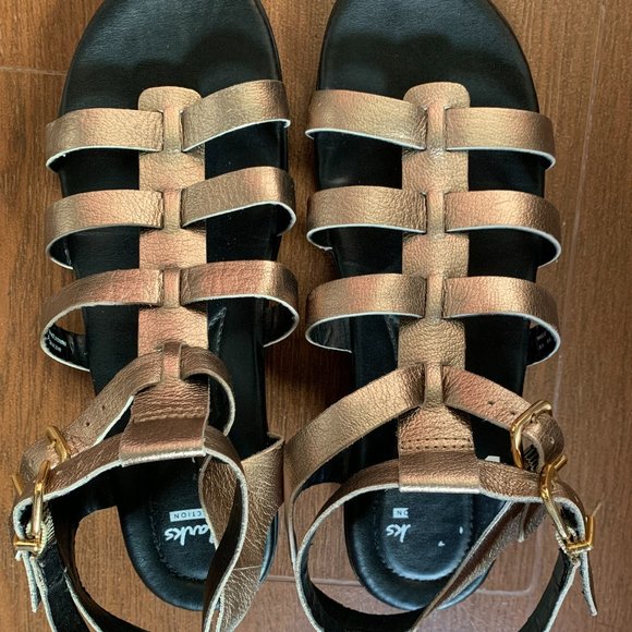 Clarks Shoes - Gold Clarks Sandals Size 9.5
